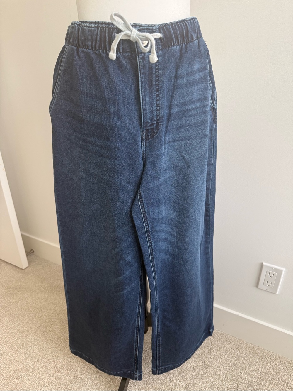 Room 34 Brand New Relaxed Wide-Leg Jeans with Elastic Drawstring Waist